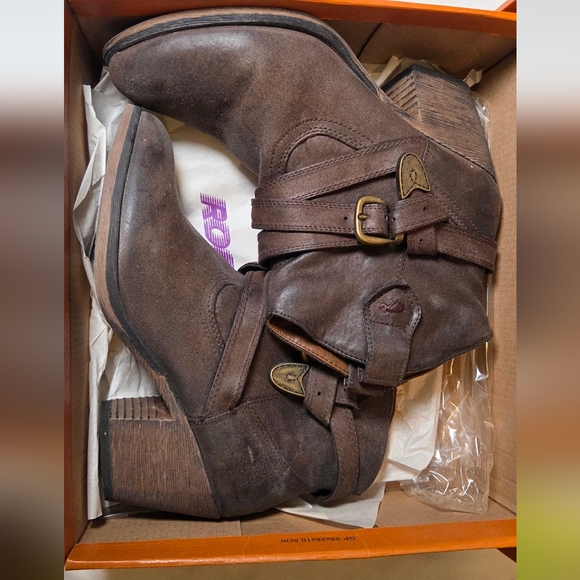 Rocket Dog Women’s Satire Modern Ankle Boot with Pull-Up Tabs EUC - Picture 2 of 10